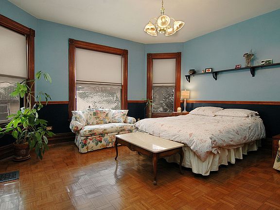 Master Bedroom With Bay Windows