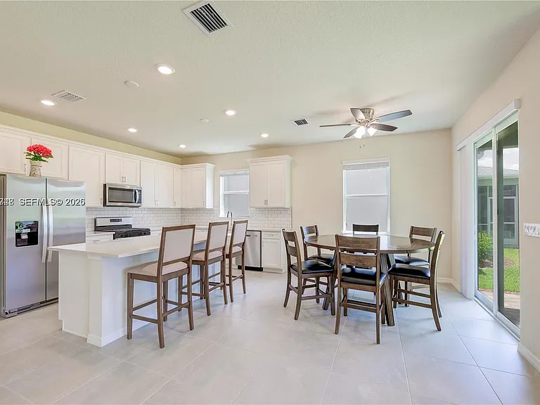 12300 SW Myrtle Oak Dr — Photo 8