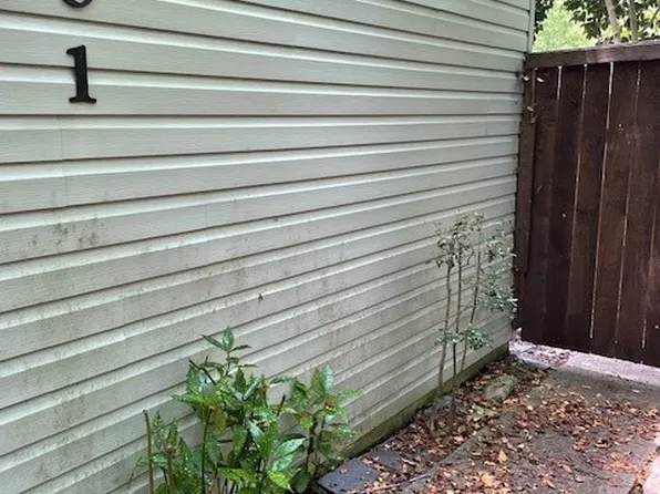 125 Maple St #101, Pendleton, SC 29670