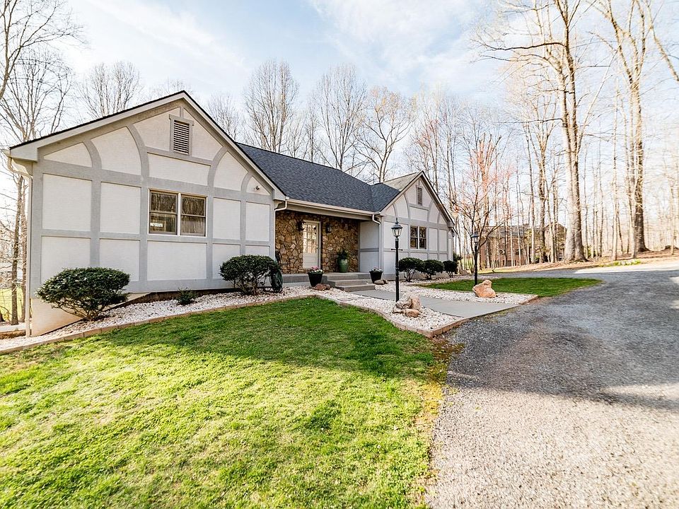 1st image of 103 Forest Oaks Dr