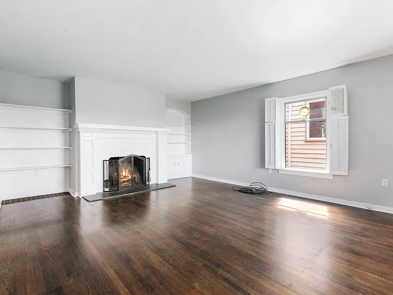 3814 46th Ave NE — Photo 9