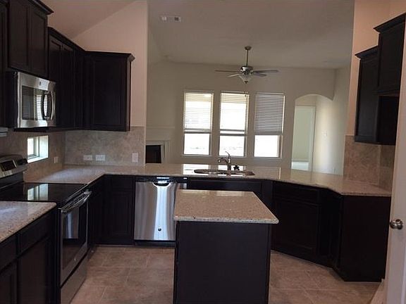 4th image of 1024 Arvada Dr
