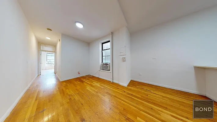 Rented by Bond New York | media 19