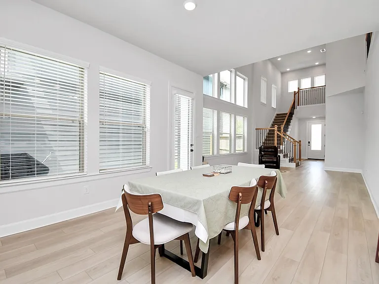 1538 Park Path Dr — Photo 7