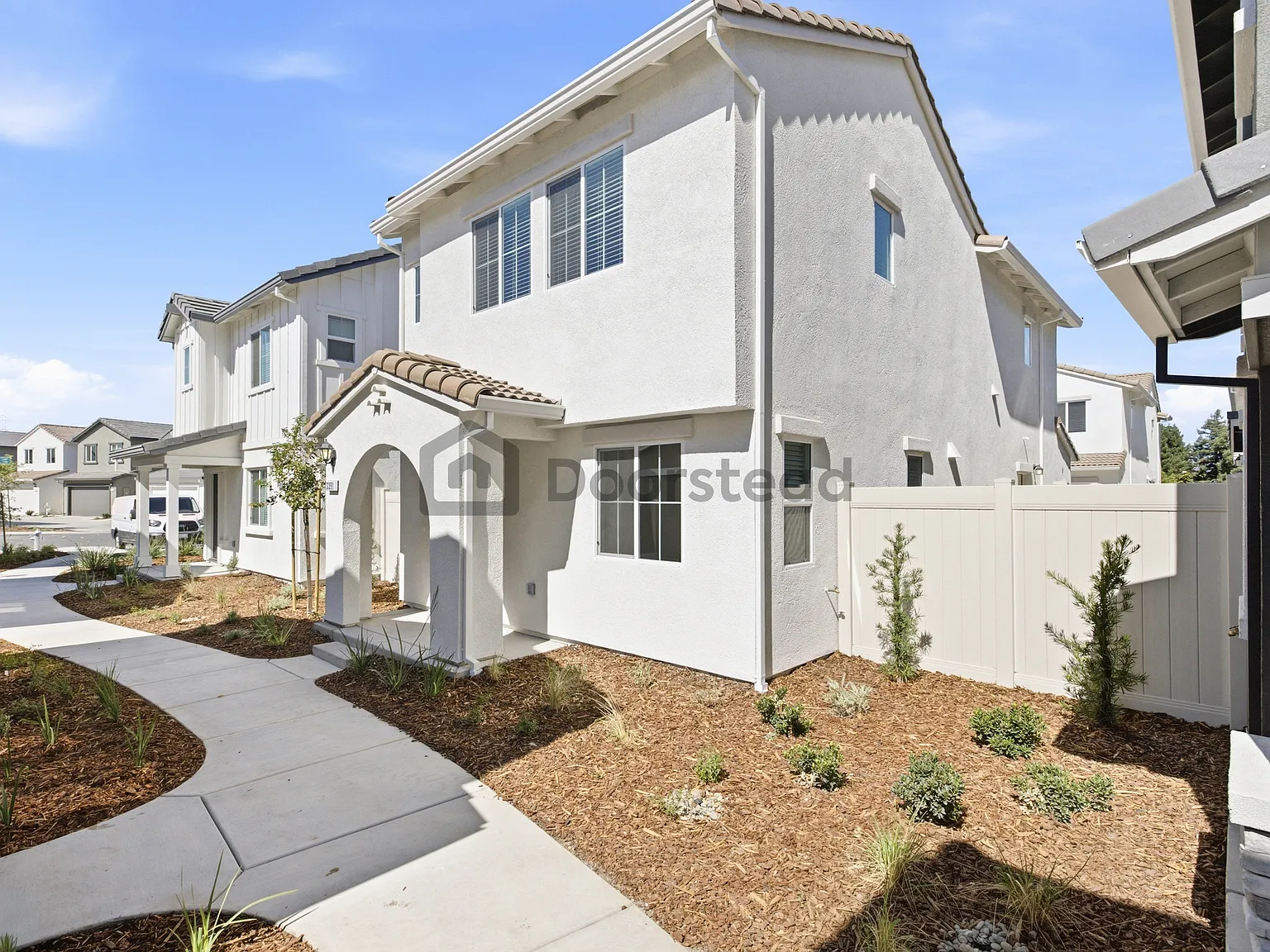 3 bed, 2.0 bath, 1296 sqft, $2,950 — Photo 3