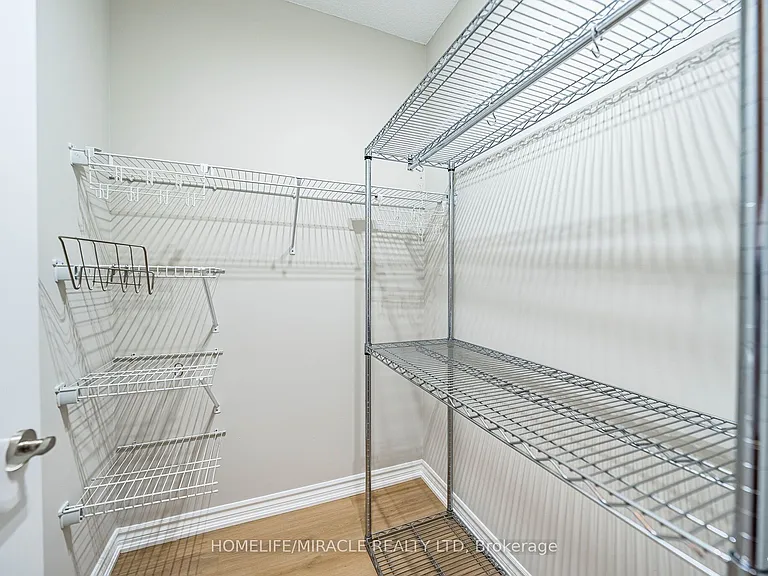 18 Harding Blvd #121 — Photo 26