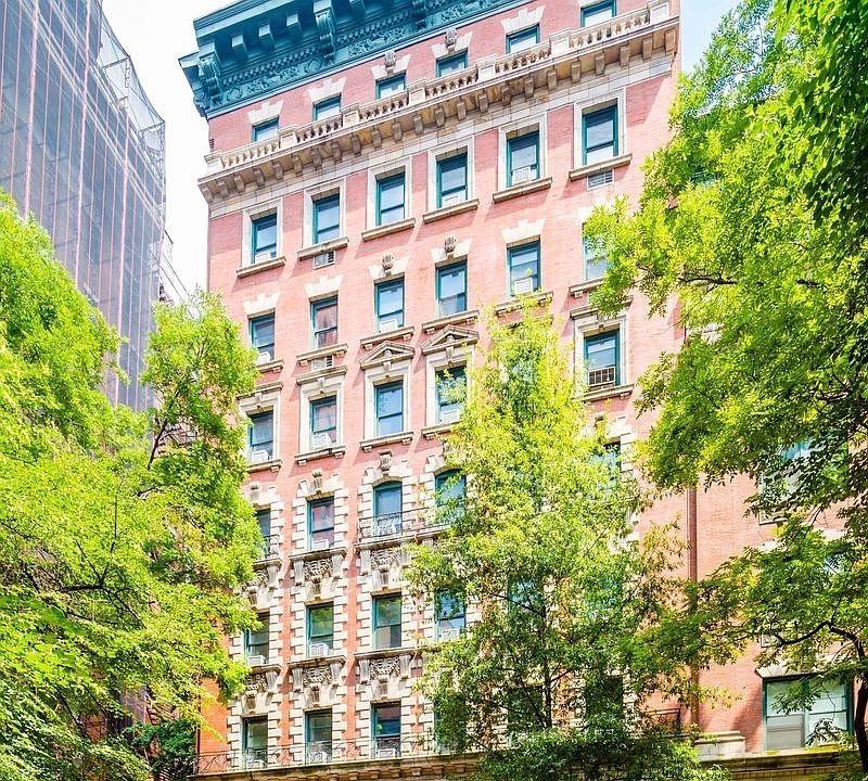 1st image of 15 E 11th St APT 5L