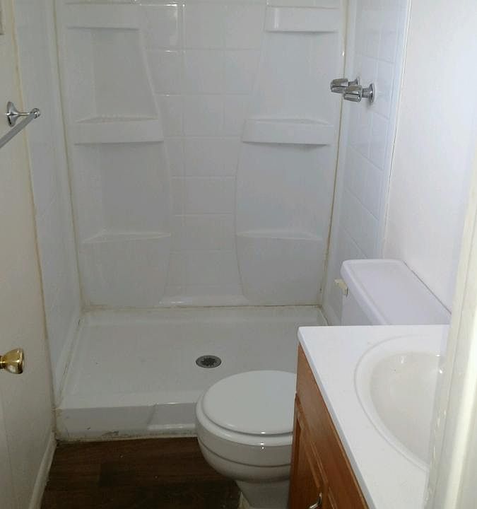 2nd image of 7154 W Holly St