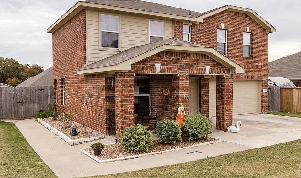 1st image of 2401 Castle Pines Dr
