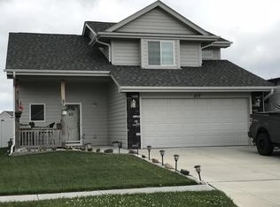 217 Kestrel Ct, Council Bluffs, IA 51501