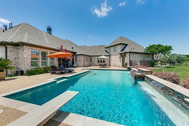 2nd image of 2729 Wolf Creek Dr