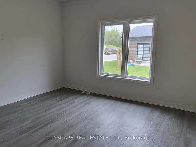 550 Grey St #28 — Photo 23