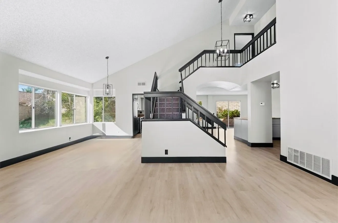 4 bed, 2224 sqft, $4,500 — Photo 3