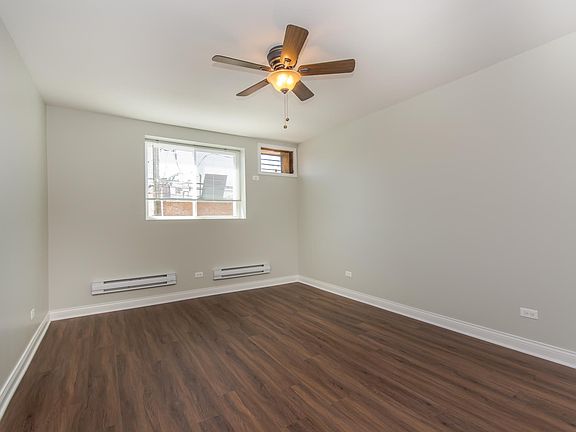 3rd image of 433 S Lombard Ave