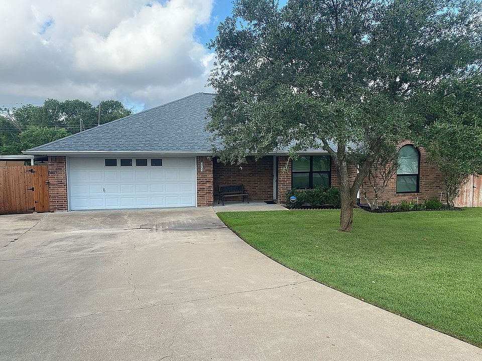 1st image of 3735 Ravenwood Dr