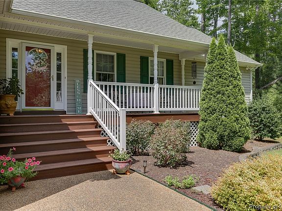 3rd image of 726 Skipjack Ln