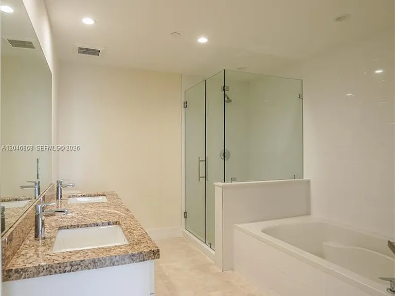 1091 Galiano St #404 — Photo 14