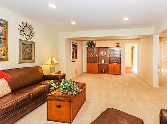 3rd image of 2815 Shawn Leigh Dr
