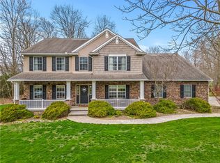 88 Old Hickory Ln, Grove City, PA 16127