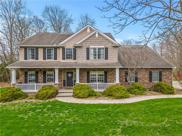 88 Old Hickory Ln, Grove City, PA 16127