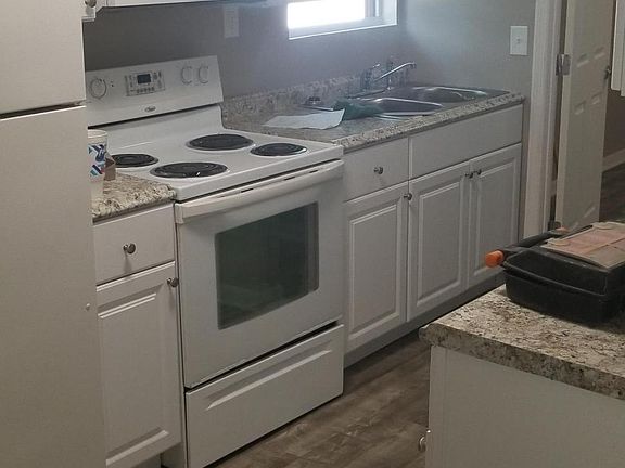 4th image of 3028 Jupiter Ave