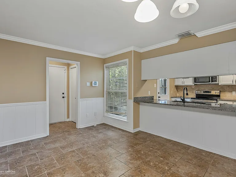 10101 Saratoga Dr — Photo 15