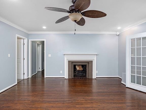 4th image of 1700 N Dixon Dr