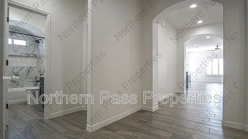 4 bed, 2.0 bath, 1800 sqft, $2,695 — Photo 4