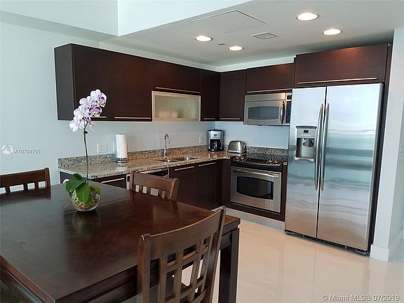5th image of 951 Brickell Ave APT 300
