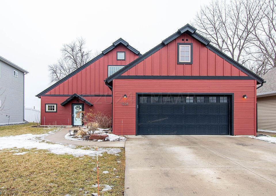 1st image of 1228 Goldenwood Dr