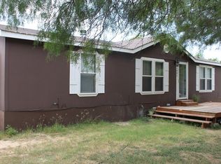 1602 Missouri Ave, Big Wells, TX 78830