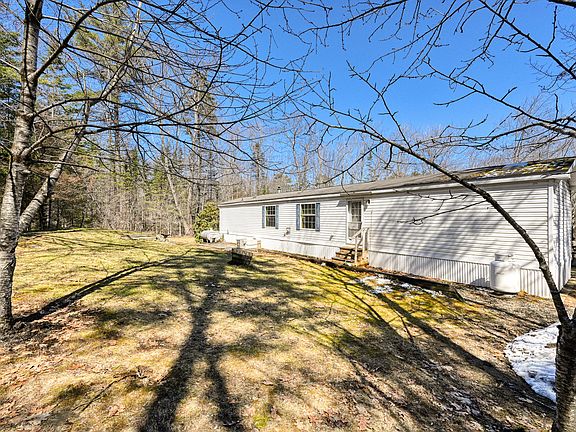 5th image of 402 Lowell Town Road