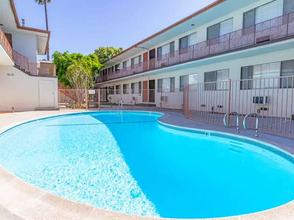 18953 Sherman Way, Reseda, CA 91335