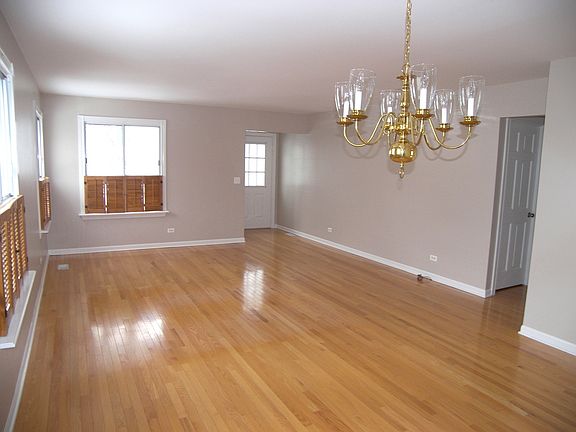 2nd image of 585 Peachtree Ln