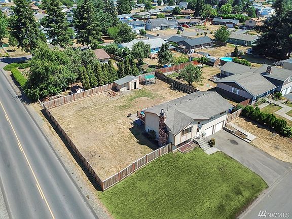 3rd image of 4607 222nd Street Ct E