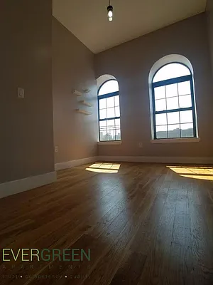 Rented by Evergreen Apartments BK | media 125