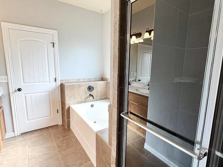 5633 Sanderling Rd — Photo 10