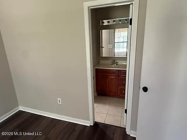 941 22nd St — Photo 11