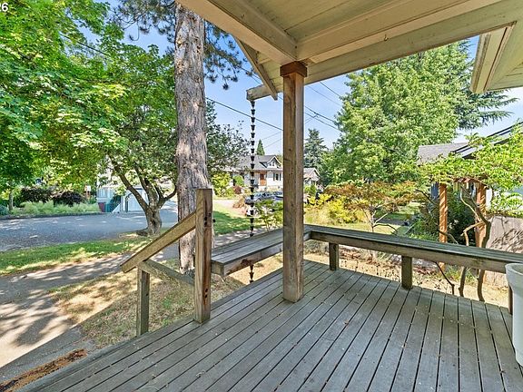4th image of 4634 NE 31st Ave