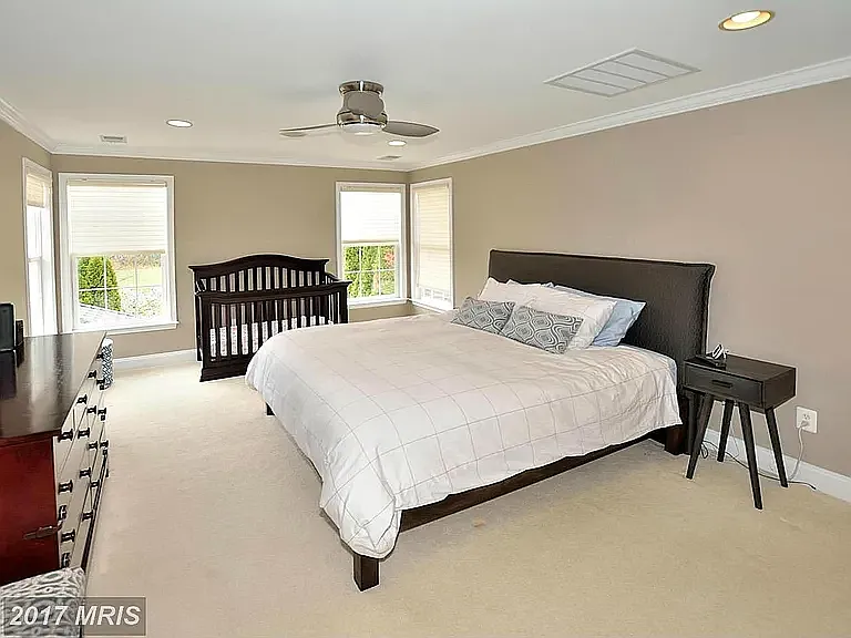 20156 Valhalla Sq — Photo 6