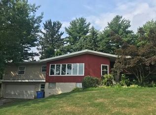 1640 Old Farm Ln, York, PA 17403