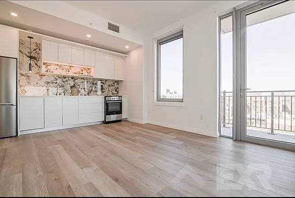 Rented by EXR | media 22