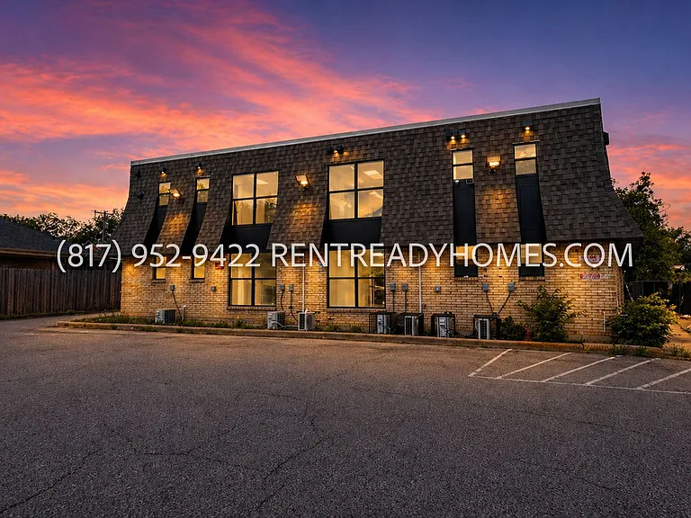 1510 W Jefferson Blvd #108 — Photo 3