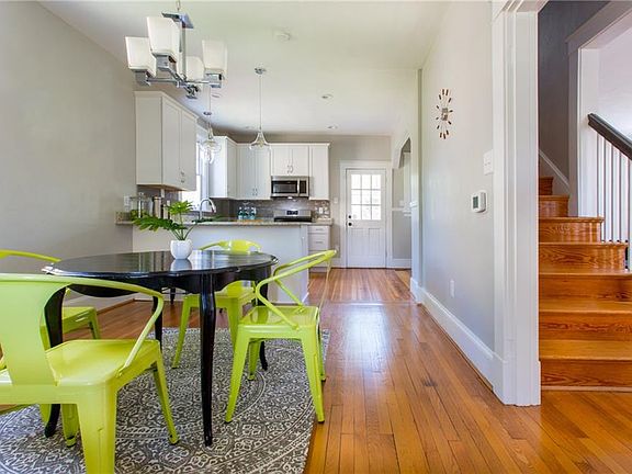 5th image of 3405 Montrose Ave