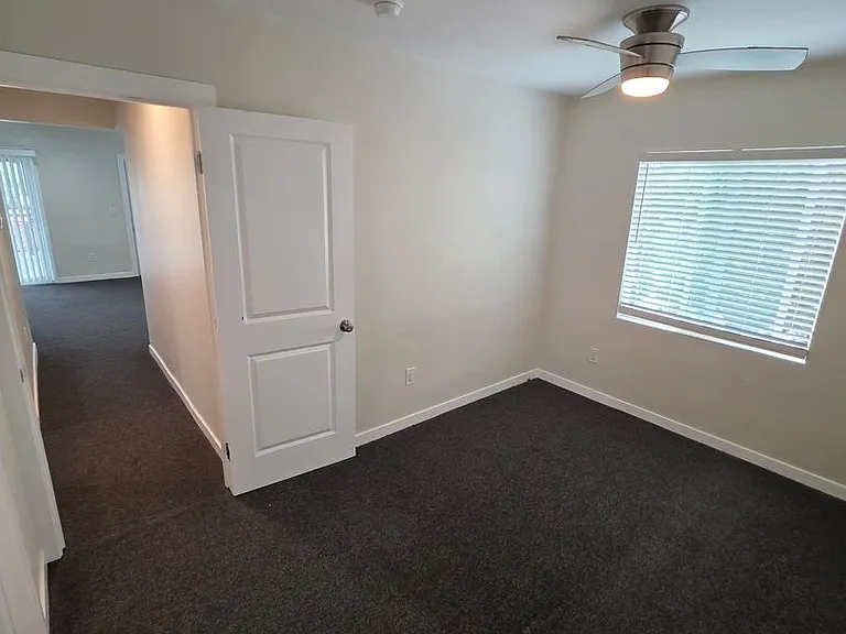 613 S Prairie Avenue — Photo 29