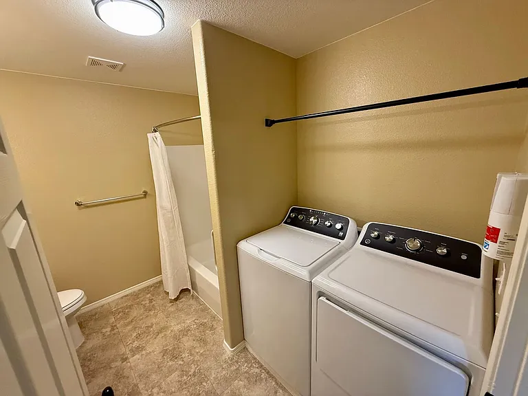 1308 Burrell Ave #1 — Photo 14