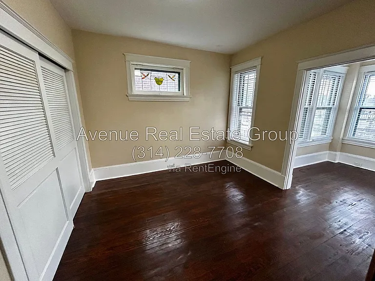 6028 Pershing Ave — Photo 6
