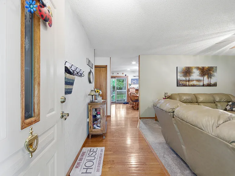 1715 N Stony Point — Photo 4