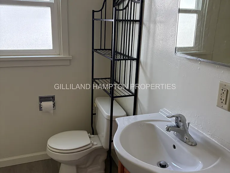 612 NW 4th St — Photo 10