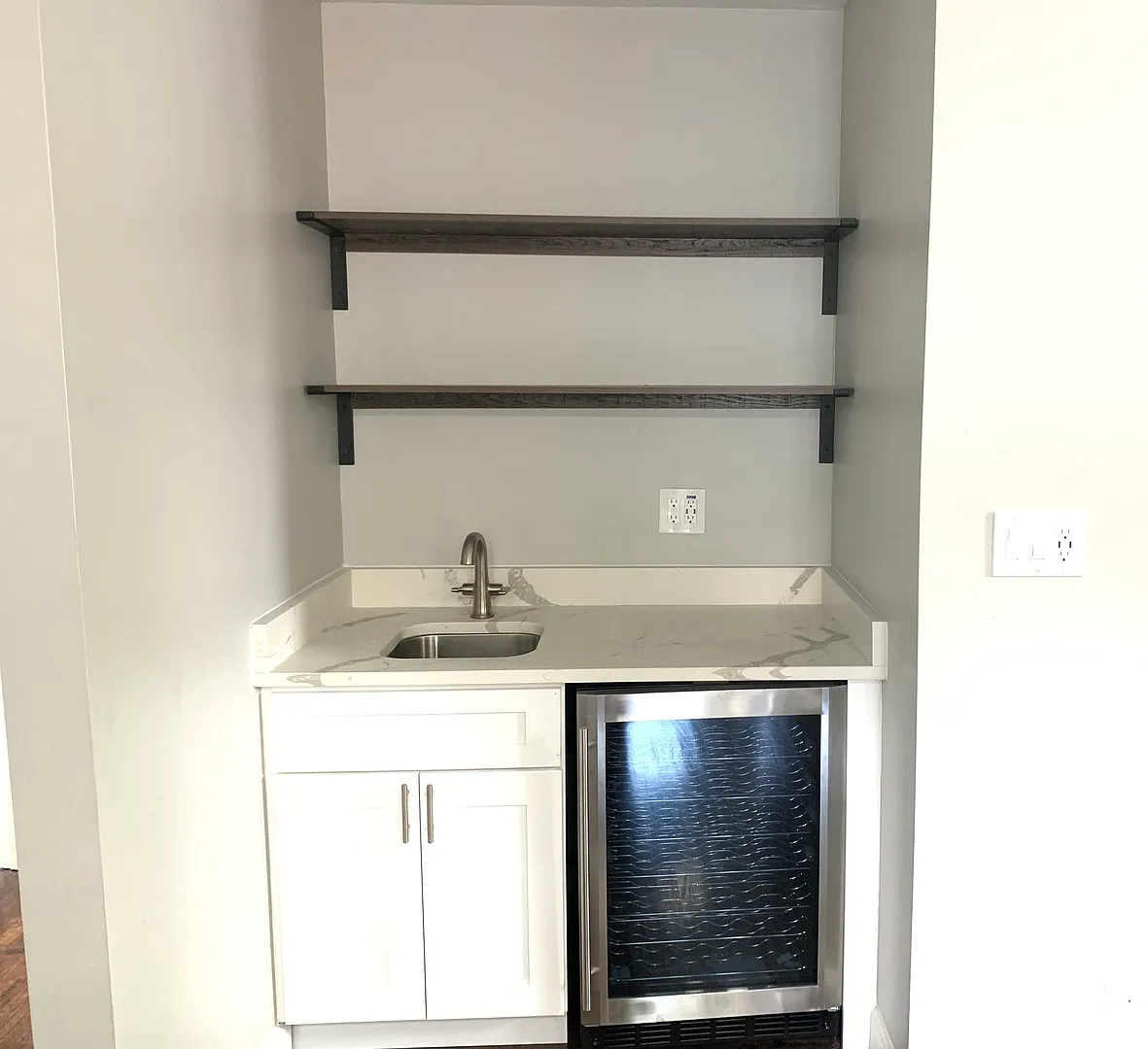 4 bed, 1161 sqft, $3,200 — Photo 4